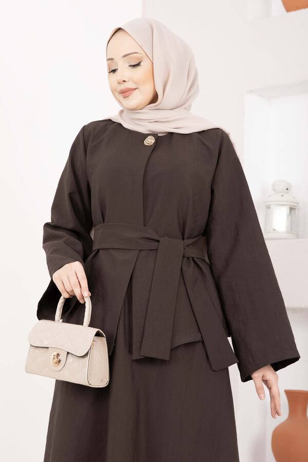 MD - Asimetrik Gold Düğmeli Kemerli Etek & Ceket Takım Kahve (1)