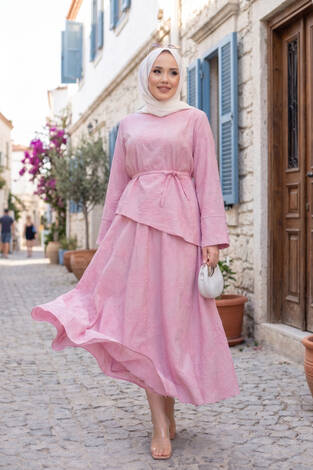 Asimetrik Kesim Bağcıklı Nakışlı Etek Takım Pembe