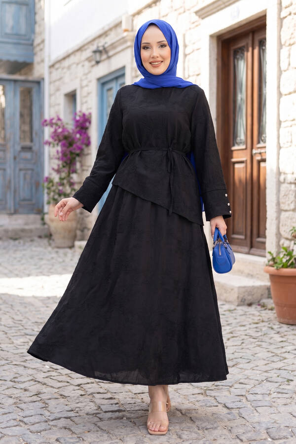 Ums - Asimetrik Kesim Bağcıklı Nakışlı Etek Takım Siyah