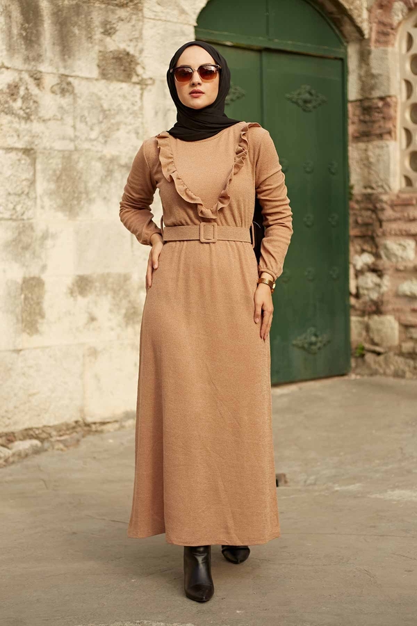 - AVEN Fırfırlı Tesettür Elbise 2252-7 Camel