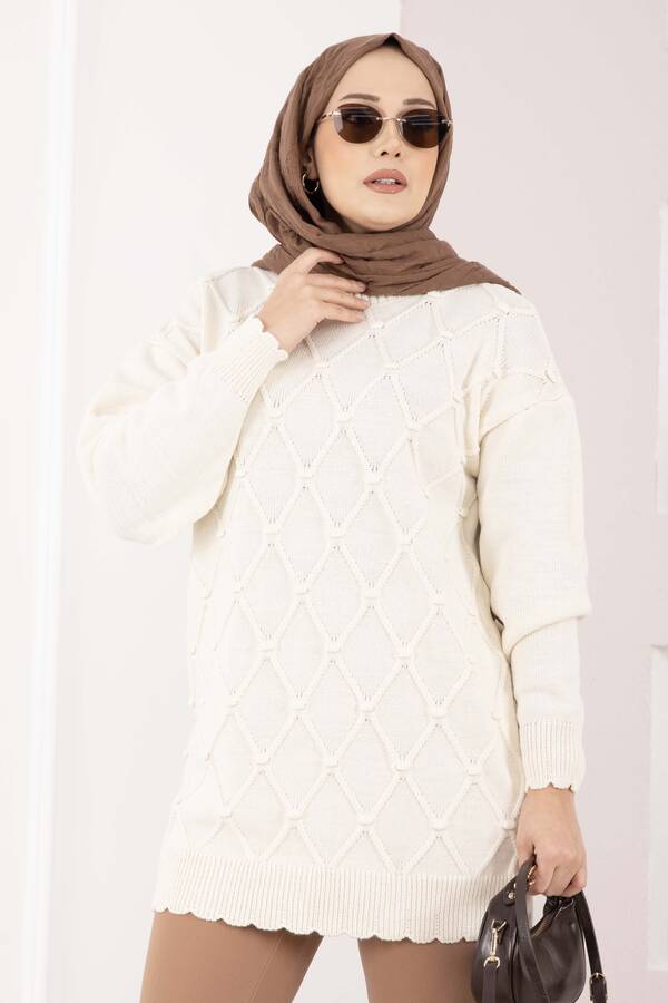 RAF - Baklava Desen Ponpon Detaylı Triko Kazak Ekru (1)