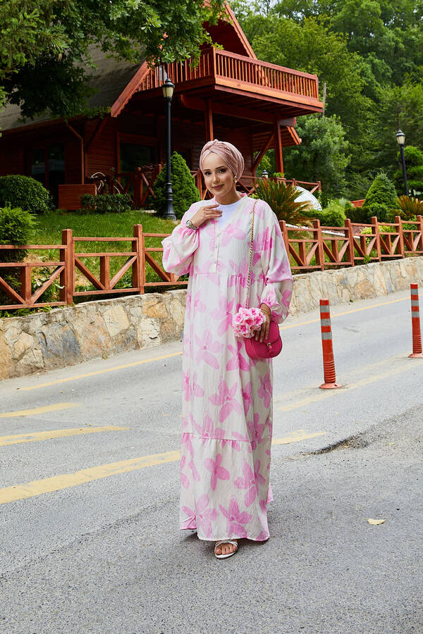 Battal Beden Yarım Düğmeli Desenli Elbise Pembe Battal Beden Yarım Düğmeli Desenli Elbise Pembe