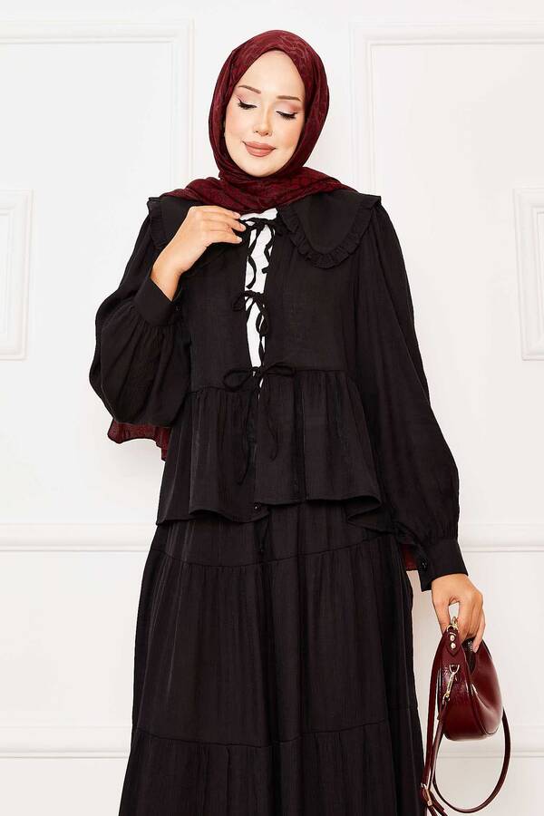 MD - Bebe Yaka Önden Bağcıklı Etekli Takım Siyah (1) MD - Bebe Yaka Önden Bağcıklı Etekli Takım Siyah (1)