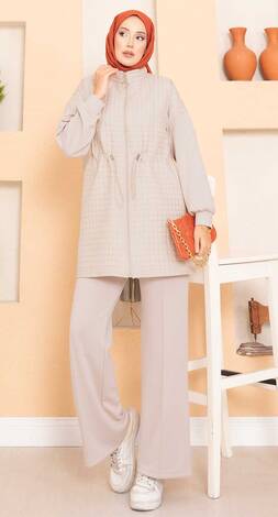 Beli Ayarlanabilir Kapitone Yelekli Üçlü Tesettür Takım Bej - Thumbnail