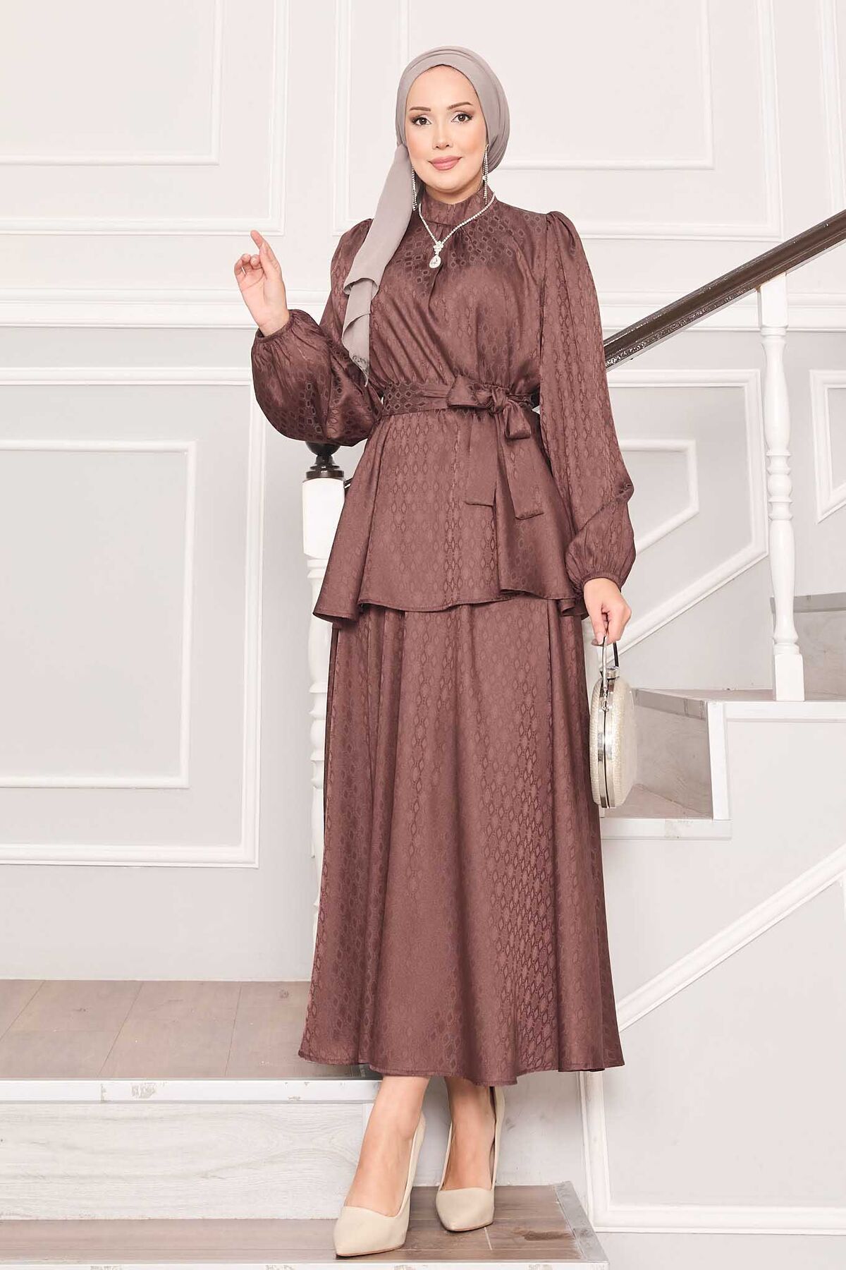 Beli Büzgülü Desenli Jakarlı Tesettür Takım Kahve Beli Büzgülü Desenli Jakarlı Tesettür Takım Kahve