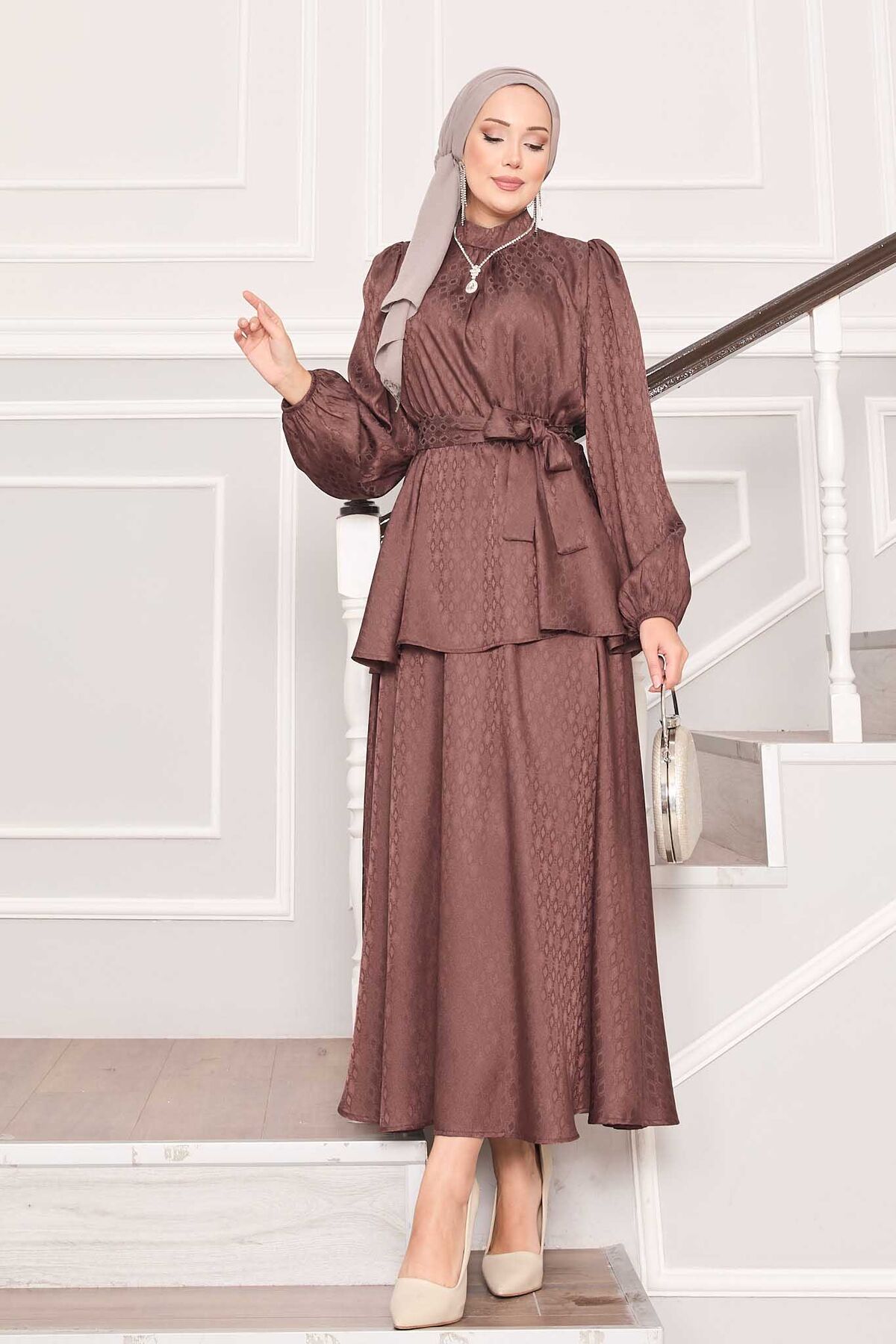 Beli Büzgülü Desenli Jakarlı Tesettür Takım Kahve Beli Büzgülü Desenli Jakarlı Tesettür Takım Kahve