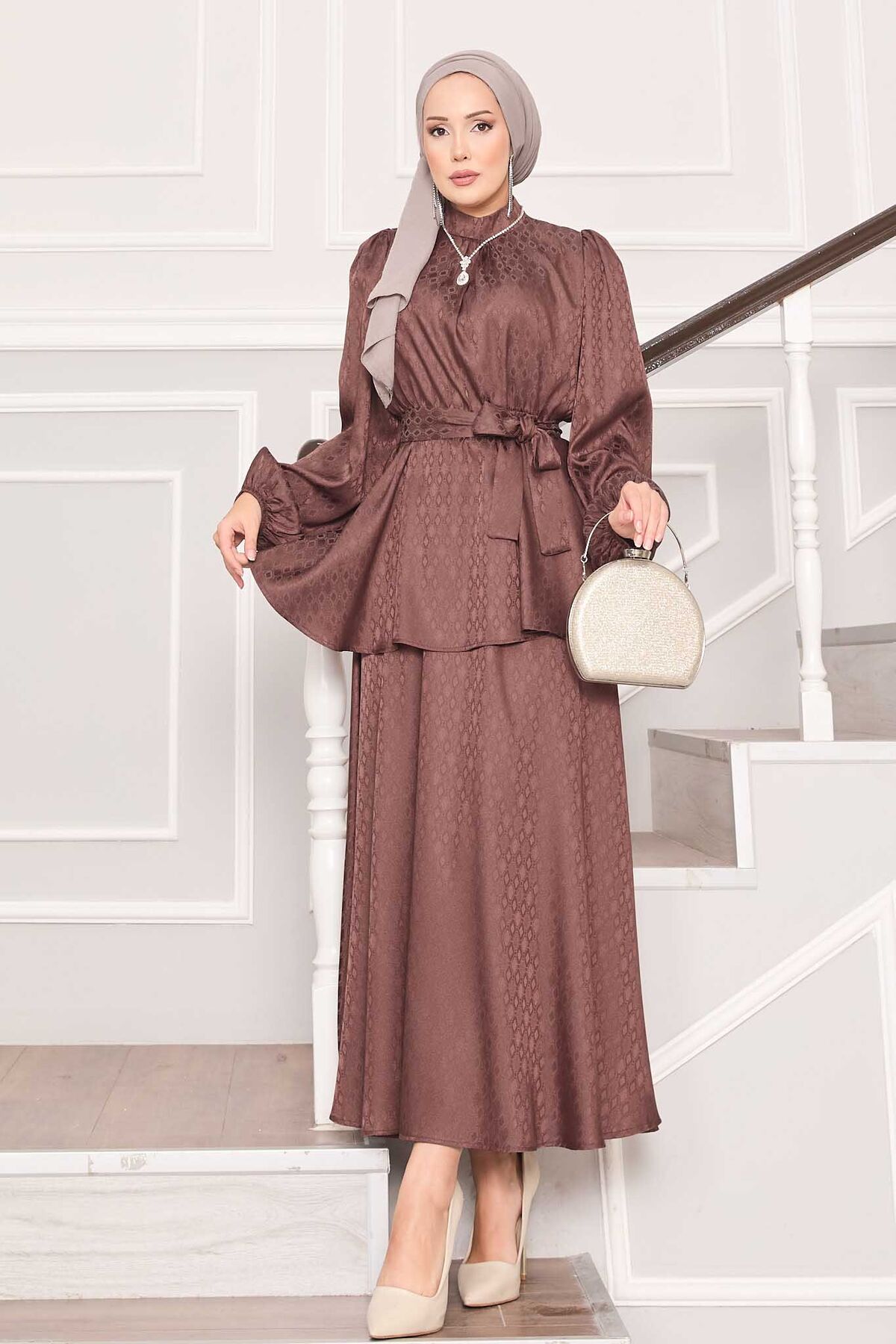 Beli Büzgülü Desenli Jakarlı Tesettür Takım Kahve Beli Büzgülü Desenli Jakarlı Tesettür Takım Kahve