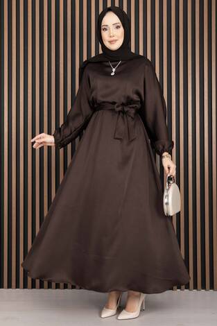 Beli Büzgülü Kuşaklı Tesettür Elbise Kahve - Thumbnail