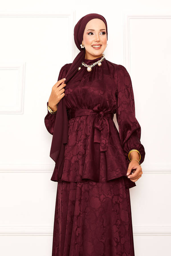 MD - Beli Büzgülü Seyyar Kuşaklı Jakar Etekli Takım Bordo (1) MD - Beli Büzgülü Seyyar Kuşaklı Jakar Etekli Takım Bordo (1)