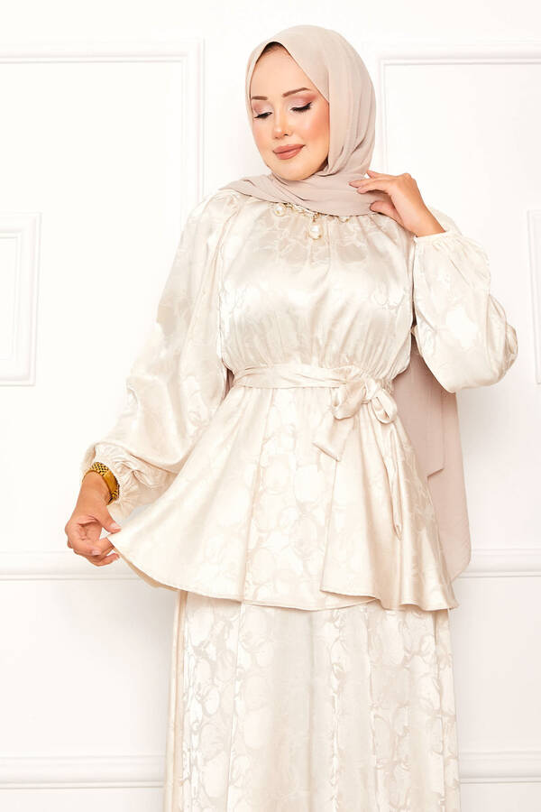 MD - Beli Büzgülü Seyyar Kuşaklı Jakar Etekli Takım Krem (1) MD - Beli Büzgülü Seyyar Kuşaklı Jakar Etekli Takım Krem (1)