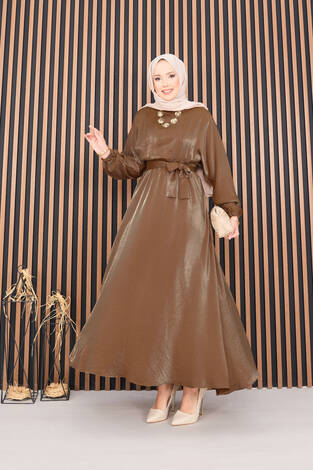 Beli Büzgülü Yarasa Kol Tesettür Elbise Taba - Thumbnail