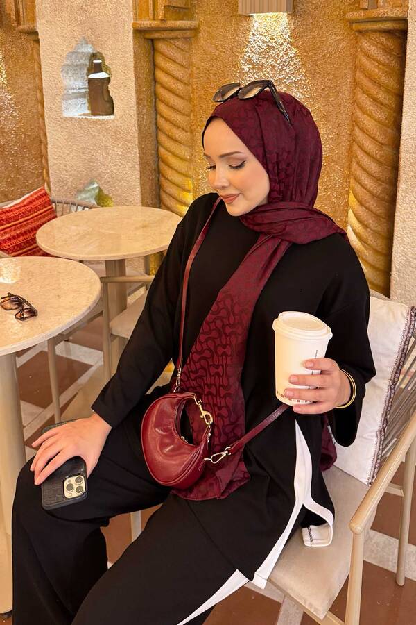 MD - Beyaz Şeritli Yırtmaç Detaylı İkili Takım Siyah (1)