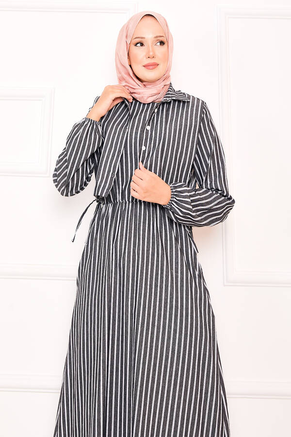 Znk - Bolerolu Çizgili Tesettür Elbise Siyah (1) Znk - Bolerolu Çizgili Tesettür Elbise Siyah (1)