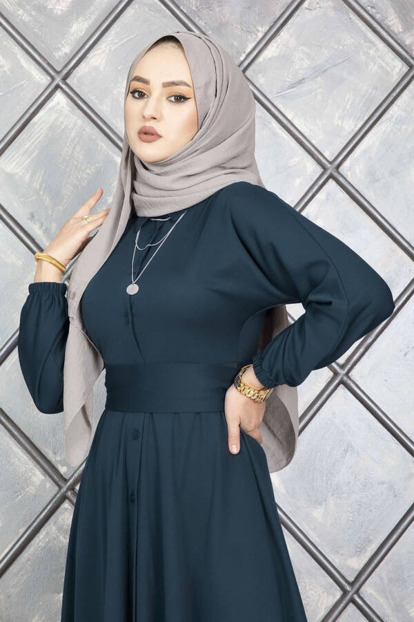 MD - Boydan Düğmeli Kuşaklı Tesettür Elbise Petrol (1)