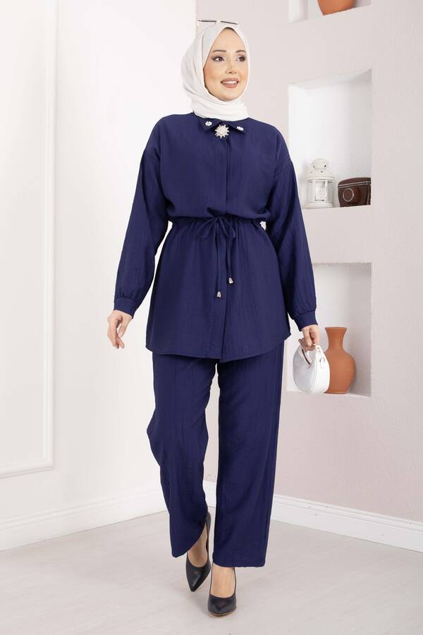 NS - Broş Detaylı Beli Tünelli Tunik Takım Lacivert