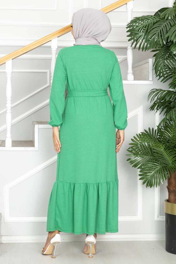 Broşlu Eteği Fırfırlı Tesettür Elbise Benetton