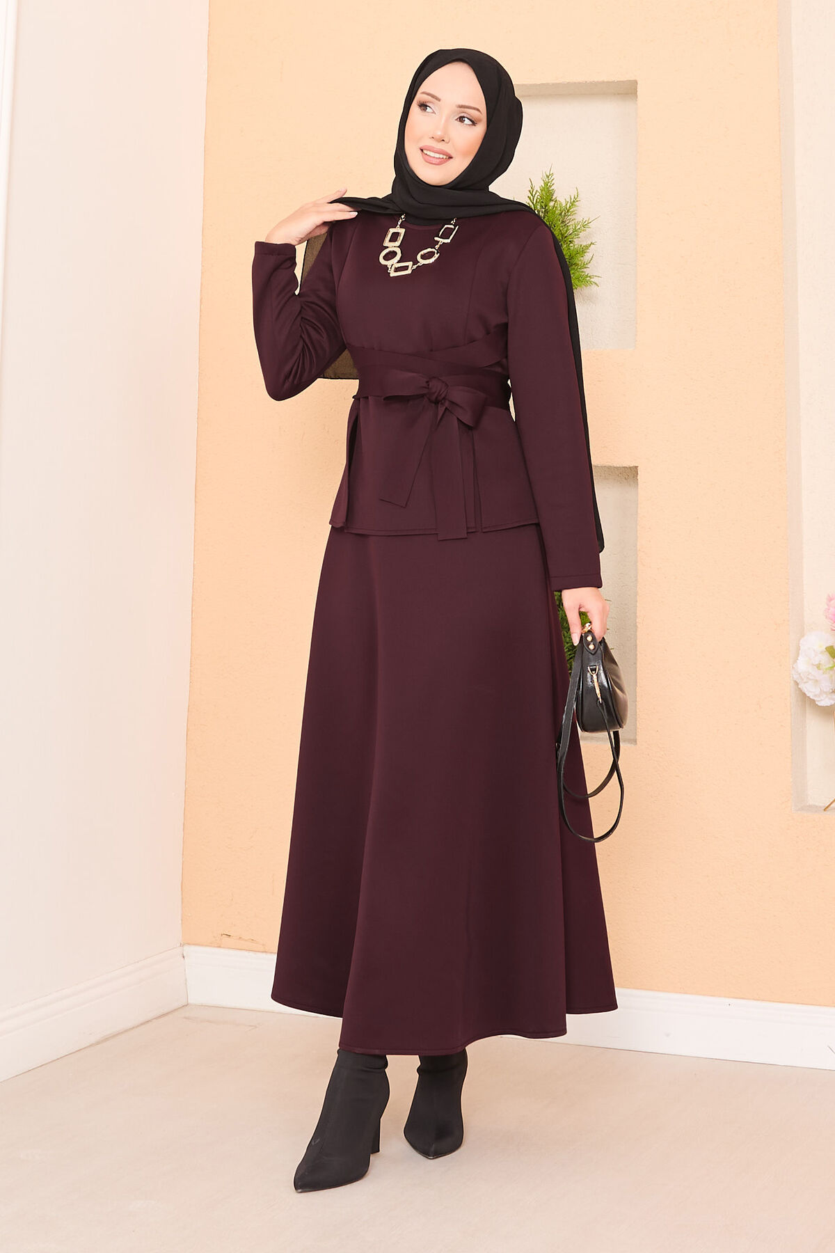 Çapraz Kuşaklı Şık Tesettür Etekli Takım Bordo Çapraz Kuşaklı Şık Tesettür Etekli Takım Bordo
