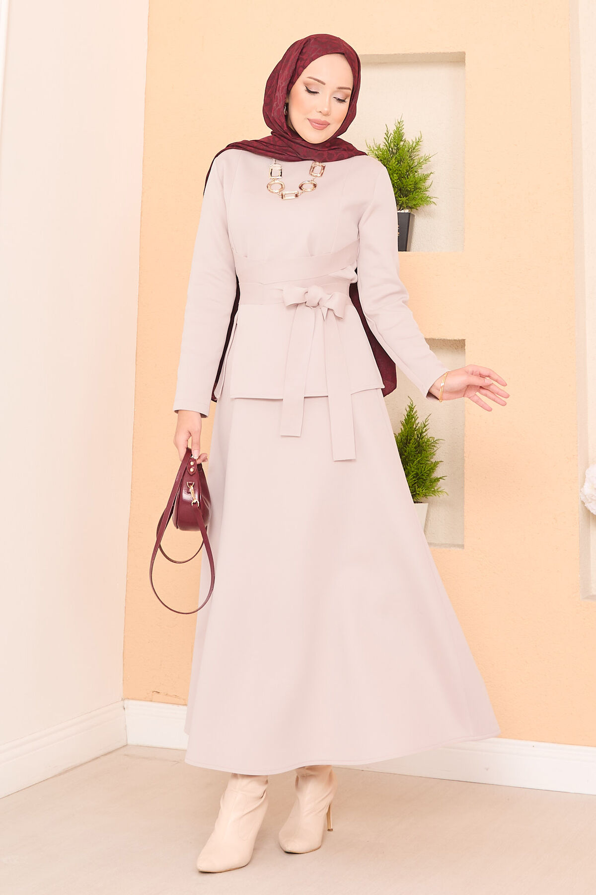 Çapraz Kuşaklı Şık Tesettür Etekli Takım Taş Çapraz Kuşaklı Şık Tesettür Etekli Takım Taş