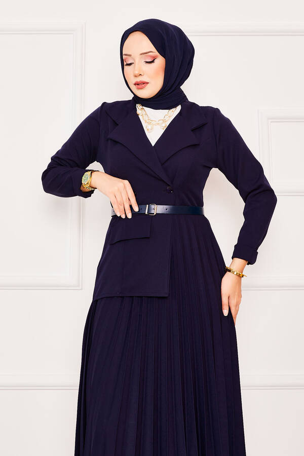 Znk - Ceket Detaylı Piliseli Tesettür Elbise Lacivert (1) Znk - Ceket Detaylı Piliseli Tesettür Elbise Lacivert (1)