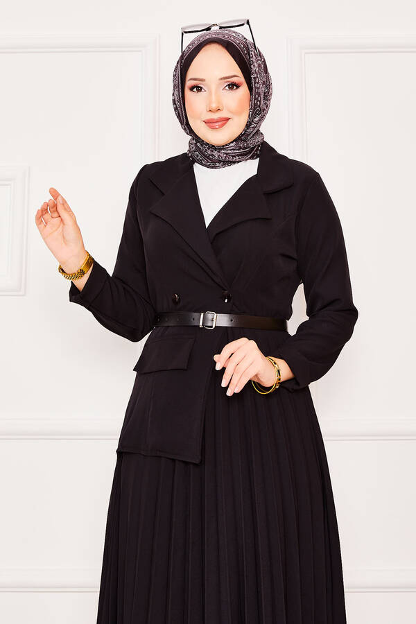Znk - Ceket Detaylı Piliseli Tesettür Elbise Siyah (1) Znk - Ceket Detaylı Piliseli Tesettür Elbise Siyah (1)