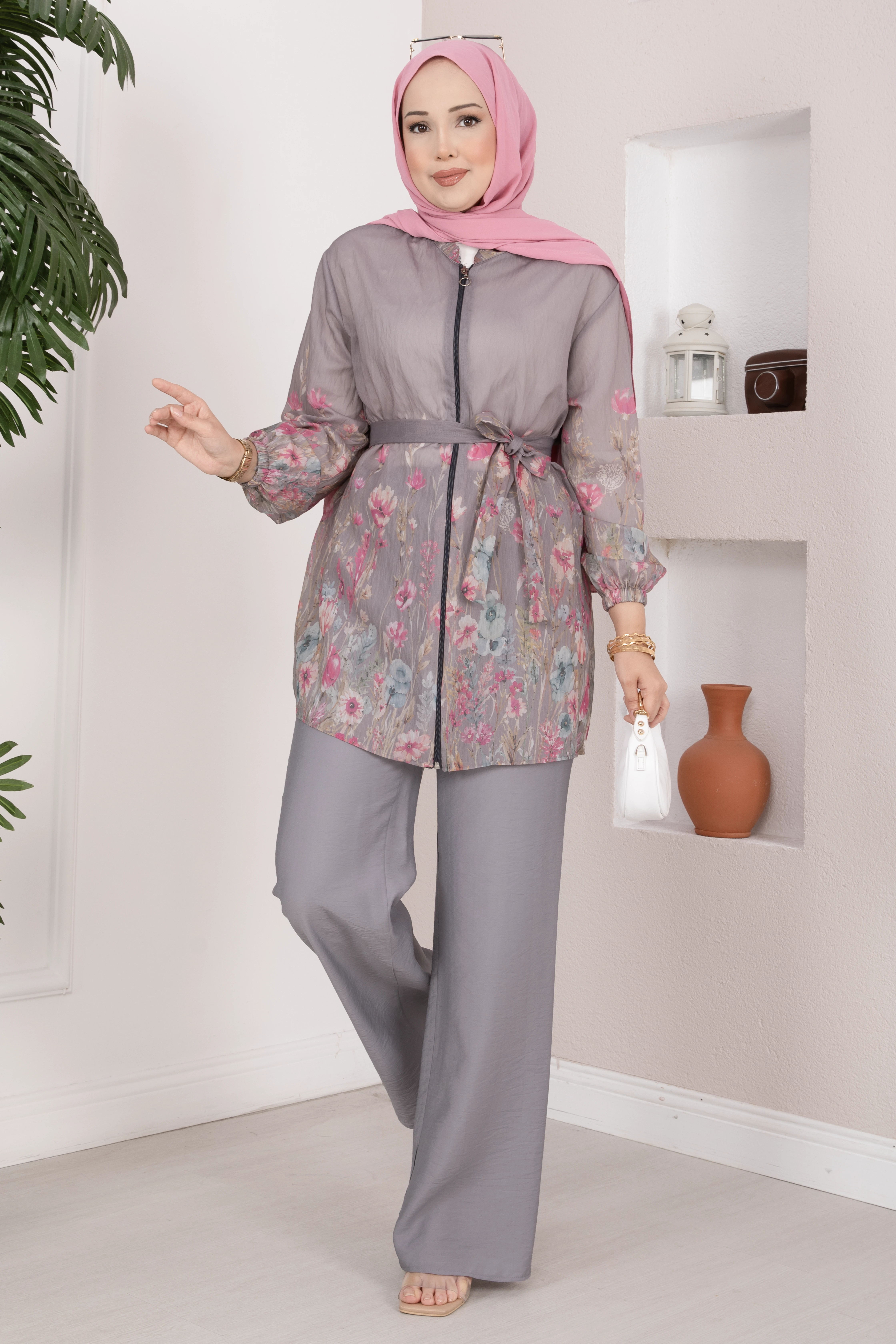 Çiçek Desen Kuşaklı Tunik Pantolon Takım Gri