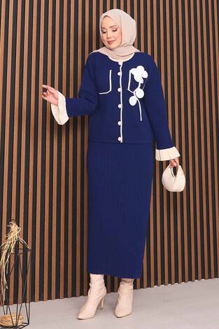 Çiçek Detaylı Sedef Düğmeli Tesettür Triko Takım Lacivert - Thumbnail
