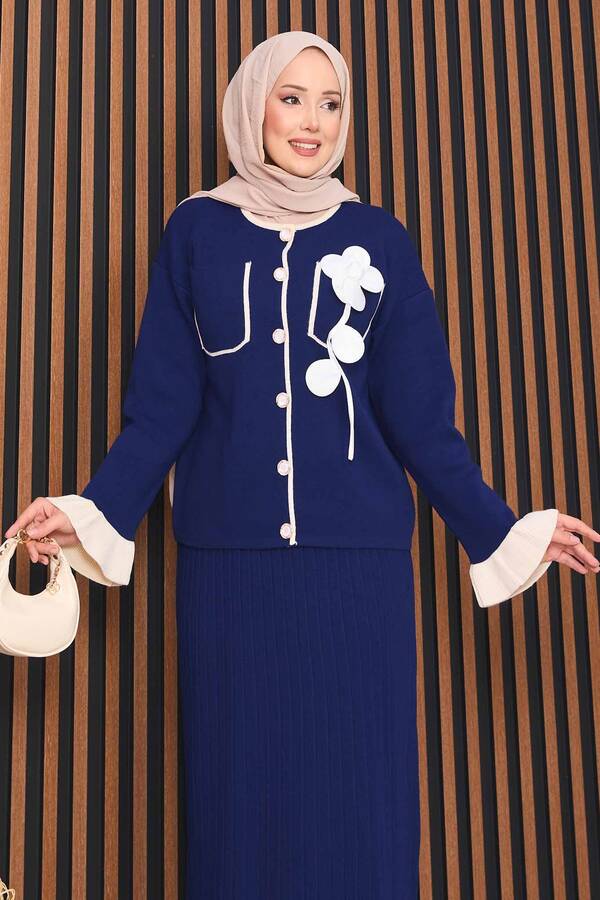 Frx - Çiçek Detaylı Sedef Düğmeli Tesettür Triko Takım Lacivert (1)