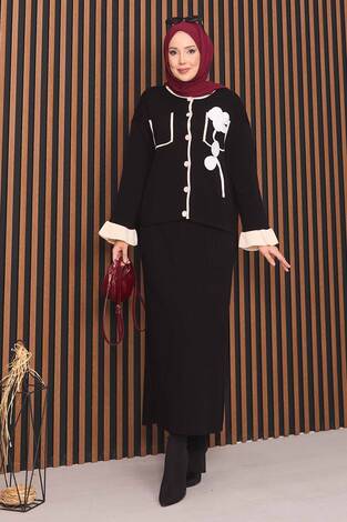 Çiçek Detaylı Sedef Düğmeli Tesettür Triko Takım Siyah - Thumbnail