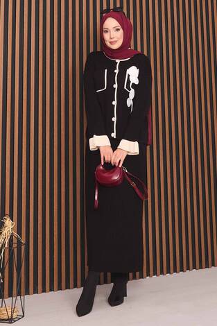 Çiçek Detaylı Sedef Düğmeli Tesettür Triko Takım Siyah - Thumbnail