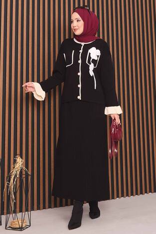 Çiçek Detaylı Sedef Düğmeli Tesettür Triko Takım Siyah - Thumbnail