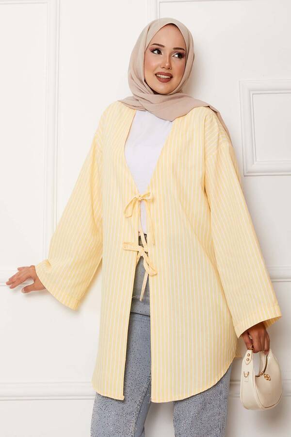 Svs - Çizgili Bağcık Detaylı Kimono Sarı (1) Svs - Çizgili Bağcık Detaylı Kimono Sarı (1)