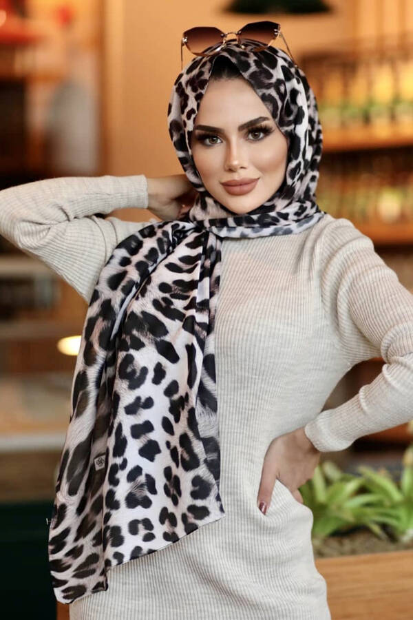 Leopar Desenli Tesettür Şal Siyah