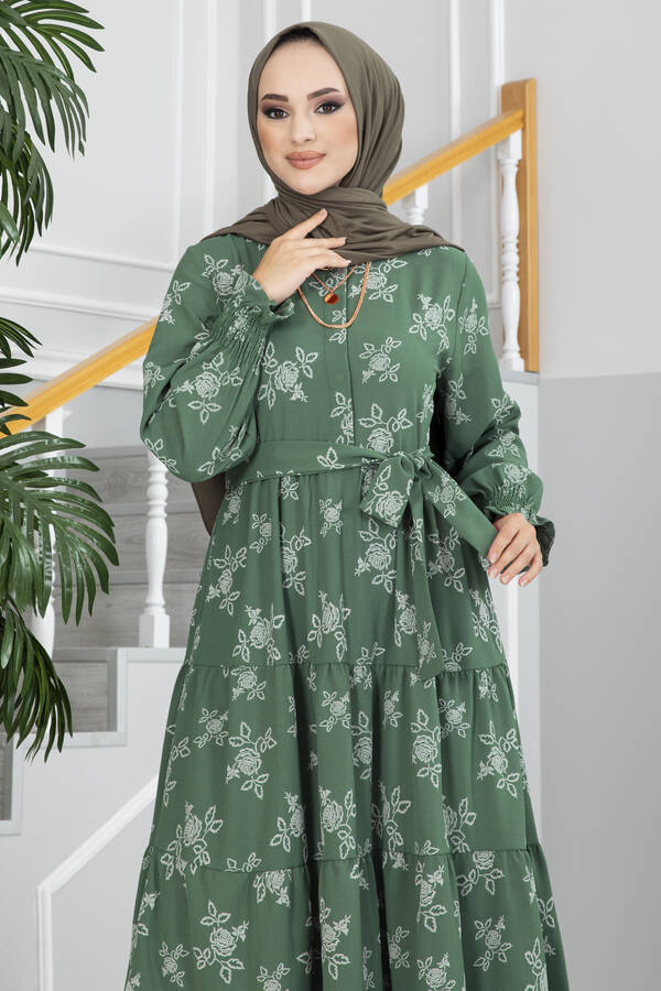Düğme Detaylı Gül Desen Tesettür Elbise Çimen Yeşili