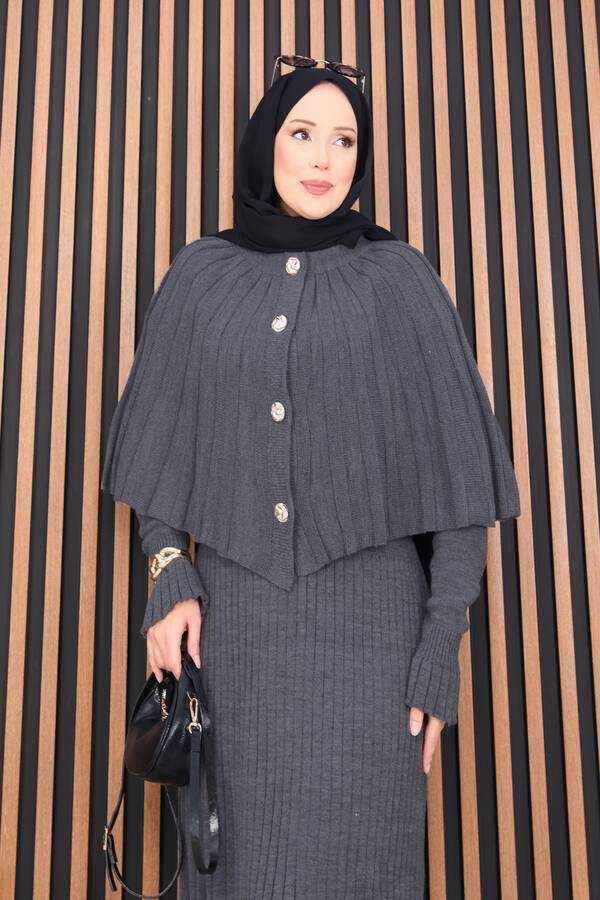 RAF - Düğmeli Pelerin & Triko Elbise Tesettür İkili Takım Gri (1)