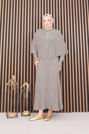 Düğmeli Pelerin & Triko Elbise Tesettür İkili Takım Vizon - Thumbnail