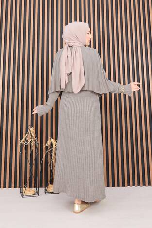 Düğmeli Pelerin & Triko Elbise Tesettür İkili Takım Vizon - Thumbnail