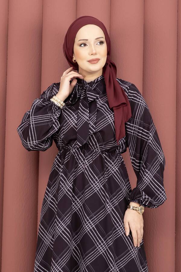 MD - Ekose Desen Beli Büzgülü Tesettür Elbise Siyah (1)
