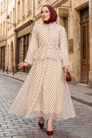 Eteği Fırfırlı Puantiyeli Bluz Etek Takım Krem