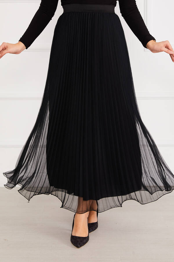 Kç - Eteği Volanlı Tesettür Tül Etek Siyah (1) Kç - Eteği Volanlı Tesettür Tül Etek Siyah (1)