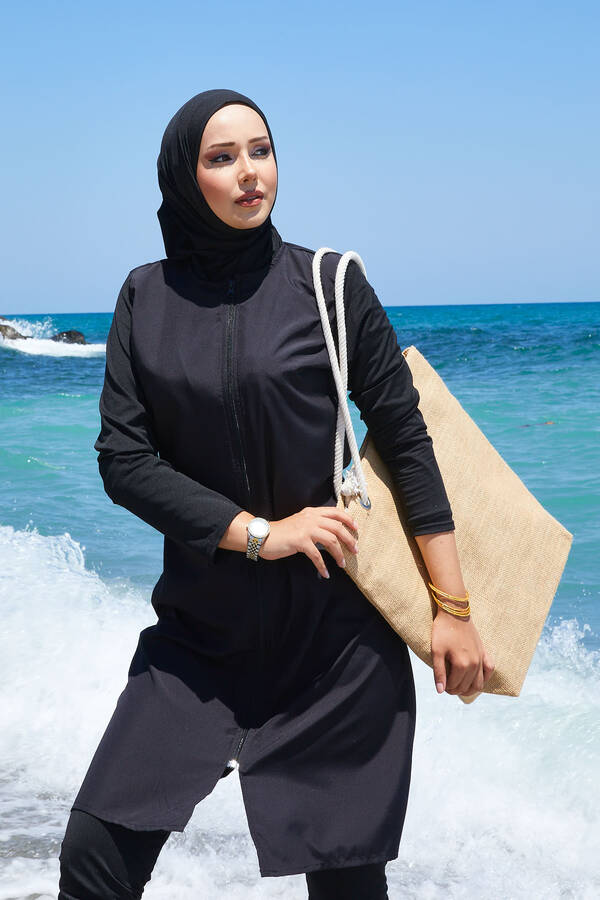 Frm - Fermuar Detaylı Yanları Bağcıklı Tesettür Mayo Siyah (1) Frm - Fermuar Detaylı Yanları Bağcıklı Tesettür Mayo Siyah (1)