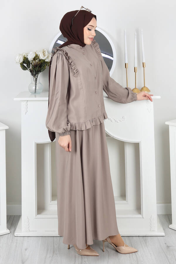 Kl - Fırfır Detaylı Düğmeli Etekli Takım Vizon