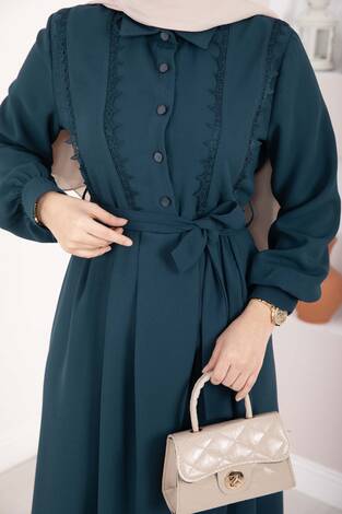 Fisto Detaylı Kuşaklı Tesettür Elbise Petrol - Thumbnail