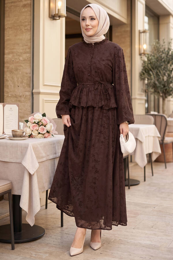 Svs - Flok Baskılı Yaka Fırfır Detaylı İçi Astarlı Etek Takım Kahve