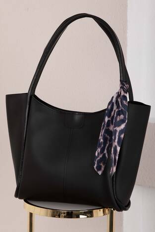 Fular Detaylı Kol Çantası -11