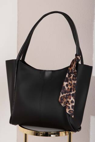 Fular Detaylı Kol Çantası -3