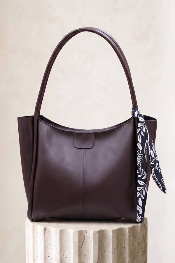 Dmç - Fular Detaylı Kol Çantası Kahve