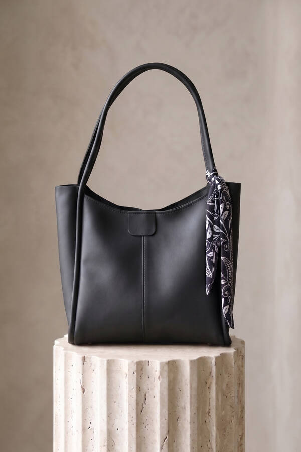 Dmç - Fular Detaylı Kol Çantası Siyah