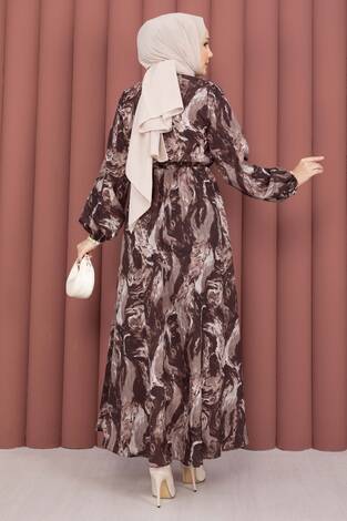 Fular Yakalı Desenli Tesettür Elbise Kahve - Thumbnail