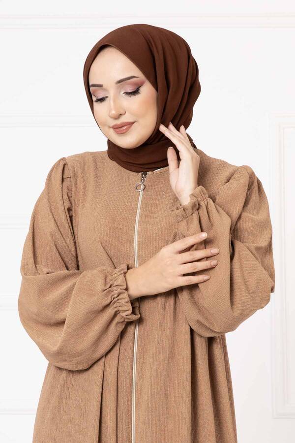 Df - Göğüsten Robalı Kolu Fırfırlı Ferace Camel (1) Df - Göğüsten Robalı Kolu Fırfırlı Ferace Camel (1)