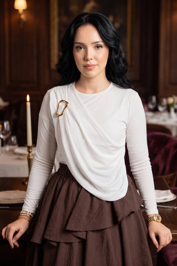 Özk - Gold Broş Detaylı Sandy Body Ekru